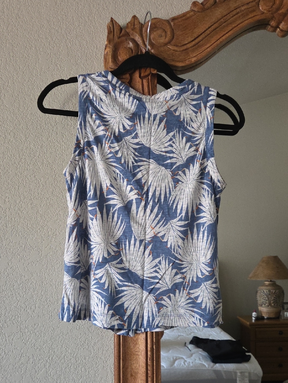 Rachel Zoe Blue Palm-Print Button Front Sleeveless Tank - Picture 3 of 5